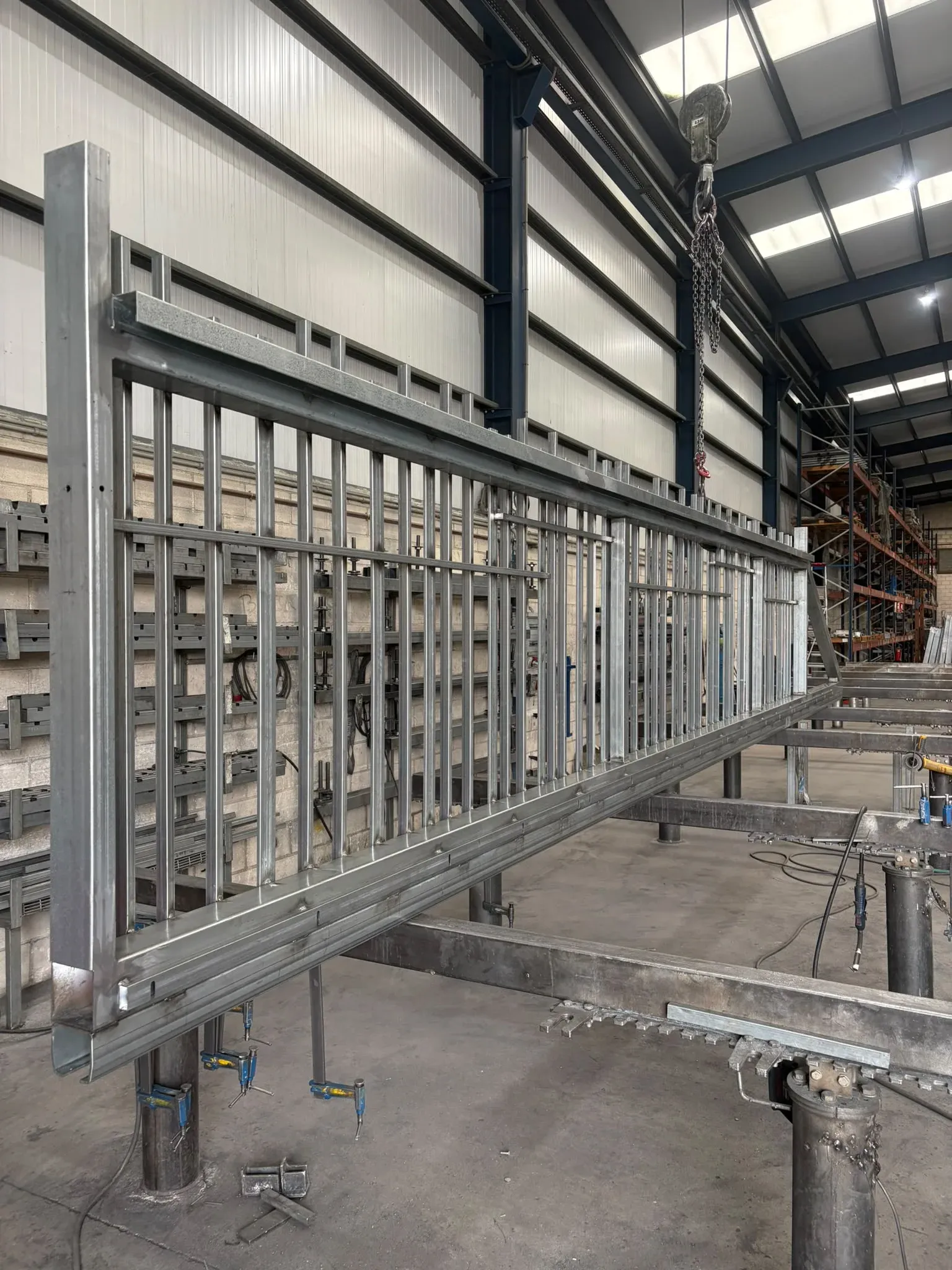Fabrication de portes métalliques sur mesure : notre méthode projet par projet